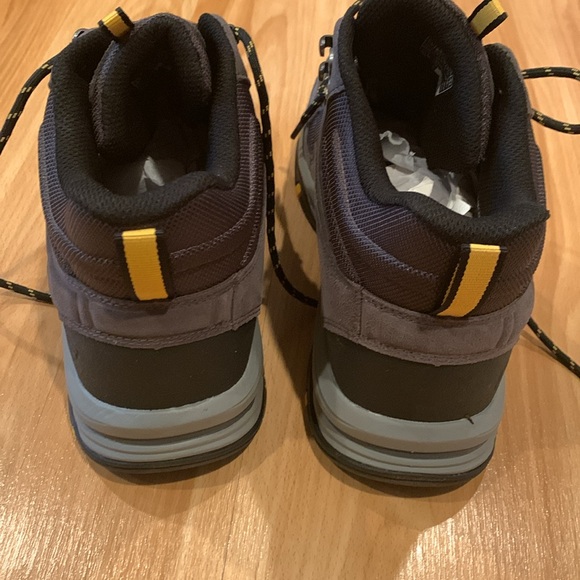 Never Worn Men Supreme outdoor comfort wearing Skechers Size 9.5 - Picture 3 of 4